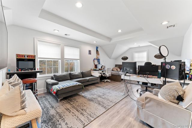 33 De Liso Lane, Mahopac, NY 10541