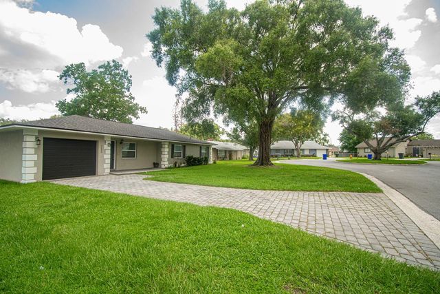 2040 WOODBRIAR LOOP S, Lakeland, FL 33813