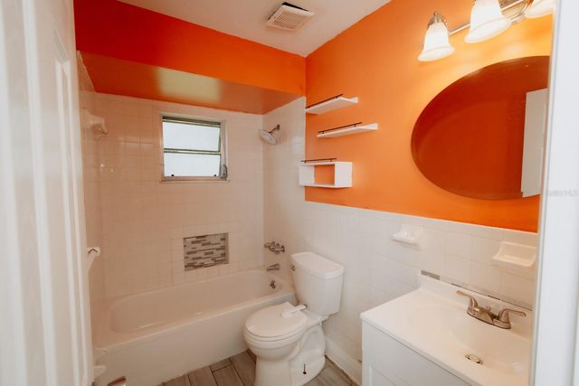 2040 WOODBRIAR LOOP S, Lakeland, FL 33813