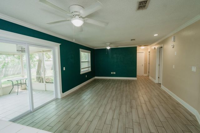 2040 WOODBRIAR LOOP S, Lakeland, FL 33813