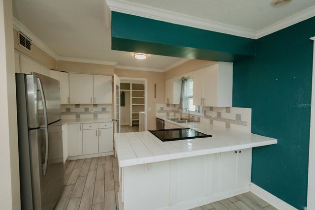 2040 WOODBRIAR LOOP S, Lakeland, FL 33813