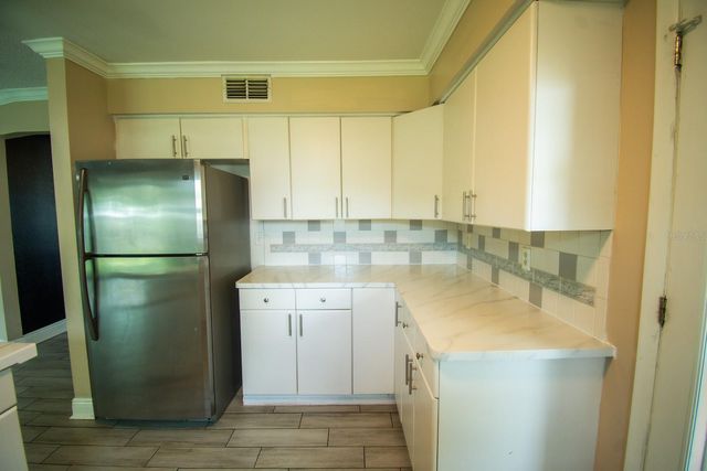 2040 WOODBRIAR LOOP S, Lakeland, FL 33813