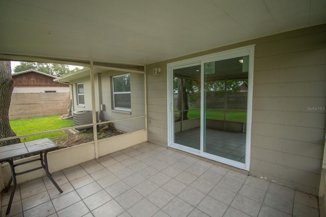 2040 WOODBRIAR LOOP S, Lakeland, FL 33813