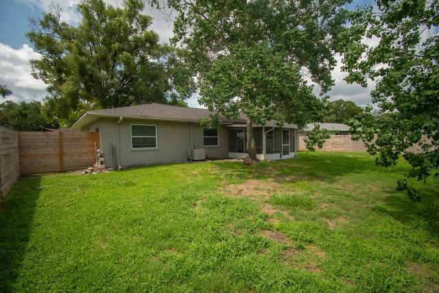 2040 WOODBRIAR LOOP S, Lakeland, FL 33813