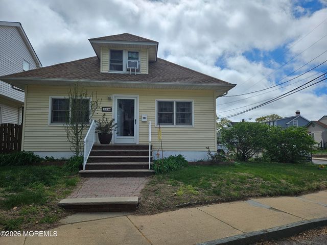 38 Walnut Street, Keyport, NJ 07735