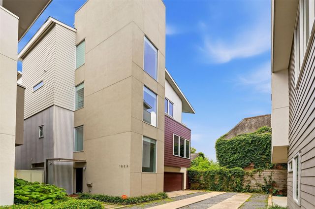 1823 Southmore Boulevard, Houston, TX 77004
