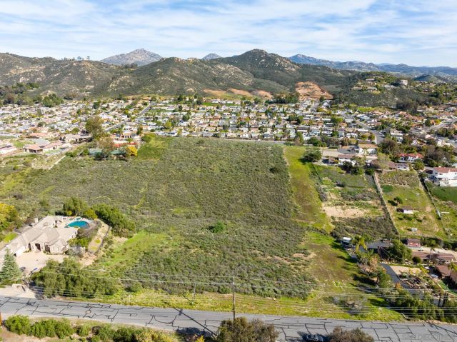 La Manda Dr 0, Poway, CA 92064