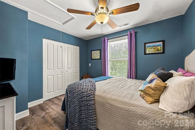 619 Edgewood Avenue, Hendersonville, NC 28792