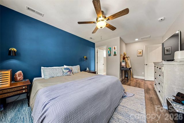 619 Edgewood Avenue, Hendersonville, NC 28792