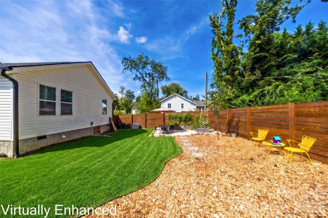 619 Edgewood Avenue, Hendersonville, NC 28792