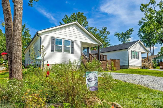 619 Edgewood Avenue, Hendersonville, NC 28792