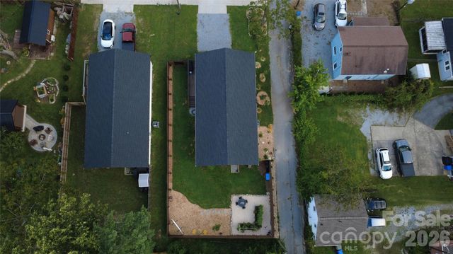 619 Edgewood Avenue, Hendersonville, NC 28792