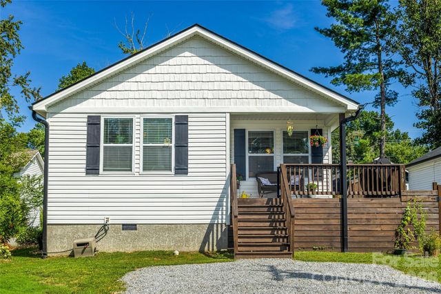 619 Edgewood Avenue, Hendersonville, NC 28792