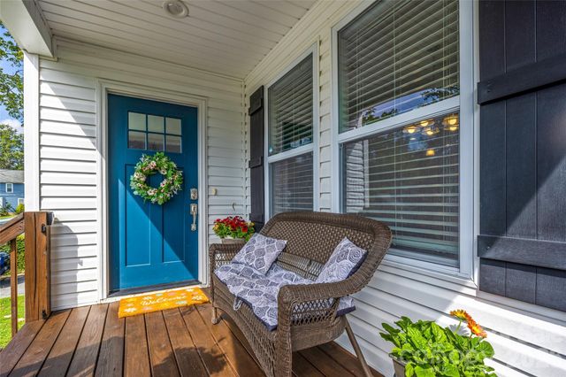 619 Edgewood Avenue, Hendersonville, NC 28792