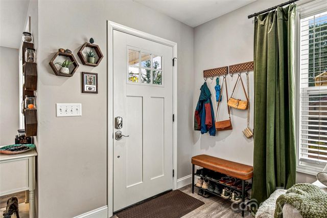 619 Edgewood Avenue, Hendersonville, NC 28792