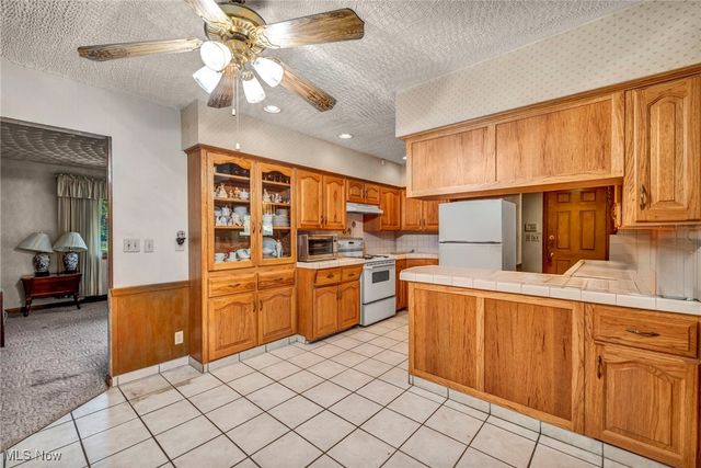 13792 Amodio Avenue NW, Uniontown, OH 44685