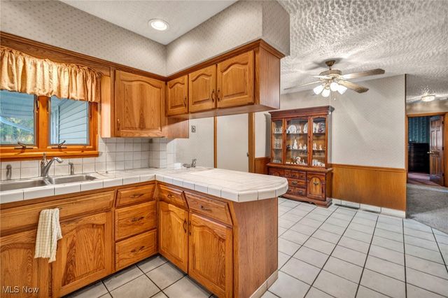 13792 Amodio Avenue NW, Uniontown, OH 44685