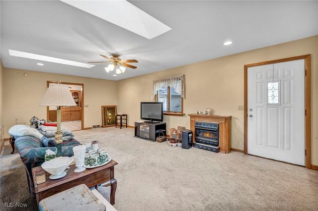 13792 Amodio Avenue NW, Uniontown, OH 44685