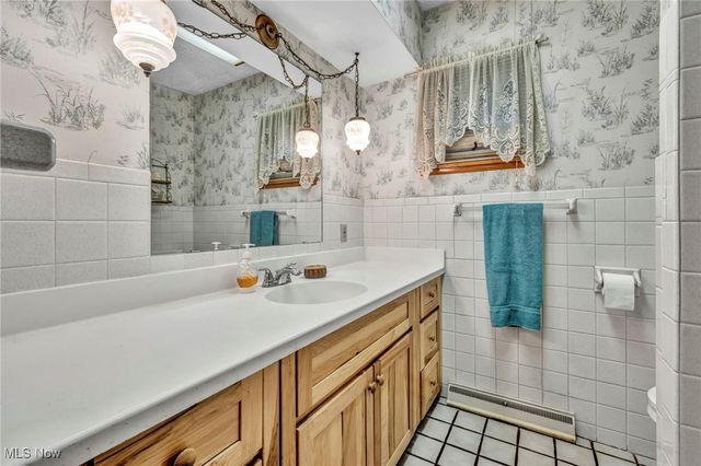 13792 Amodio Avenue NW, Uniontown, OH 44685