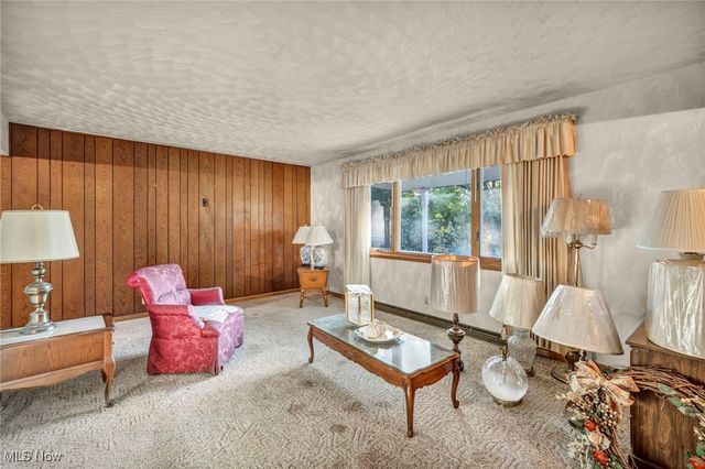 13792 Amodio Avenue NW, Uniontown, OH 44685