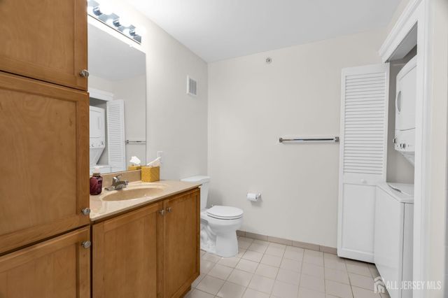 49 Liddle Avenue, Edison, NJ 08837