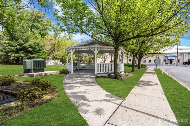 49 Liddle Avenue, Edison, NJ 08837