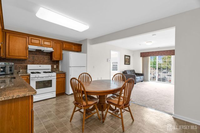 49 Liddle Avenue, Edison, NJ 08837