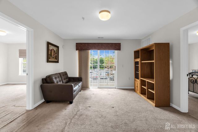 49 Liddle Avenue, Edison, NJ 08837