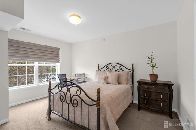 49 Liddle Avenue, Edison, NJ 08837