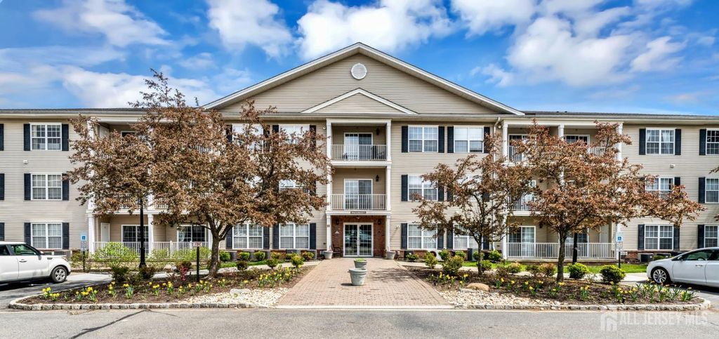 49 Liddle Avenue, Edison, NJ 08837