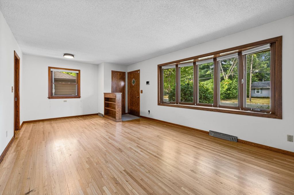 8209 Knox Avenue S, Bloomington, MN 55431 — photo 5