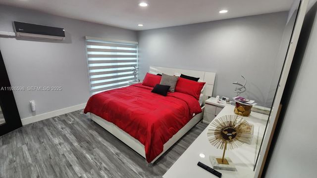 11521 SW 80th Ter, Miami, FL 33173