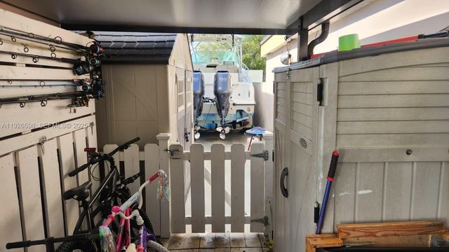 11521 SW 80th Ter, Miami, FL 33173