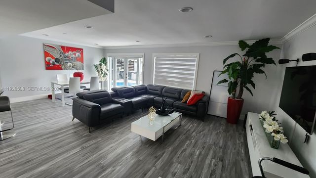 11521 SW 80th Ter, Miami, FL 33173