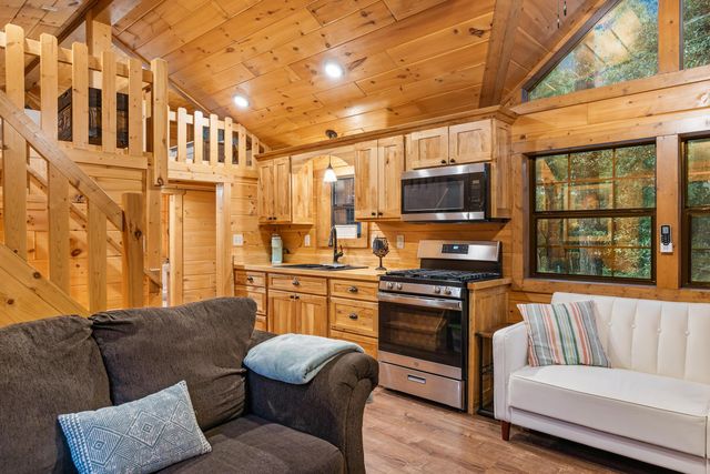 1373 Bridge Street, Branchville, SC 29432