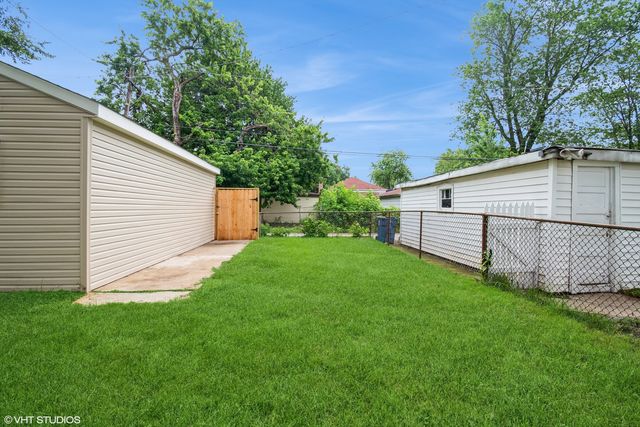 12529 S Loomis Street, Calumet Park, IL 60827