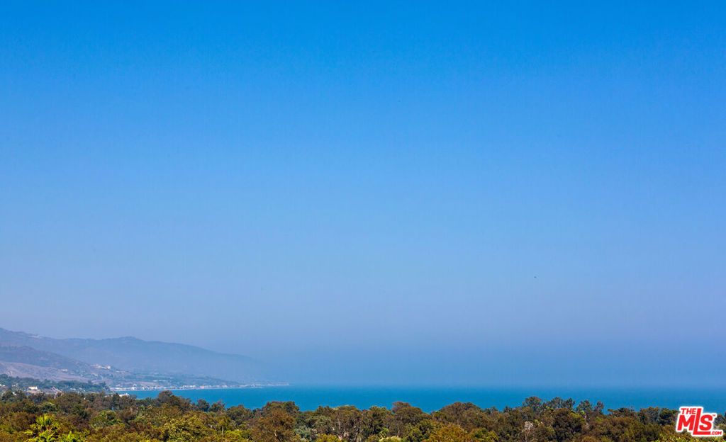 Image 7 of property listing at 6754 Dume Drive, Malibu, CA 90265