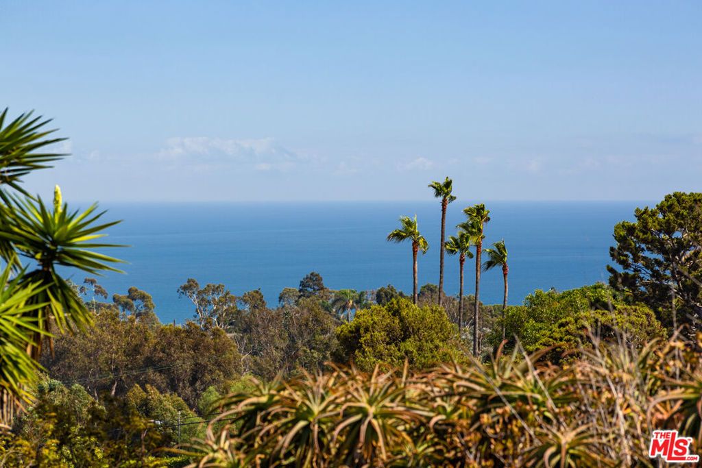 Image 8 of property listing at 6754 Dume Drive, Malibu, CA 90265