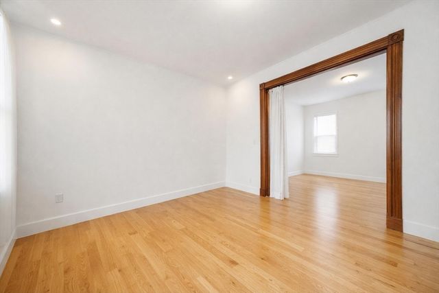 96 Glen St, Somerville, MA 02145