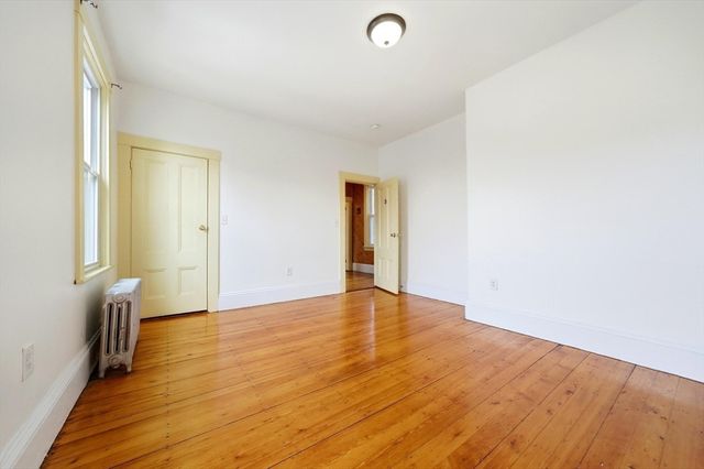 96 Glen St, Somerville, MA 02145