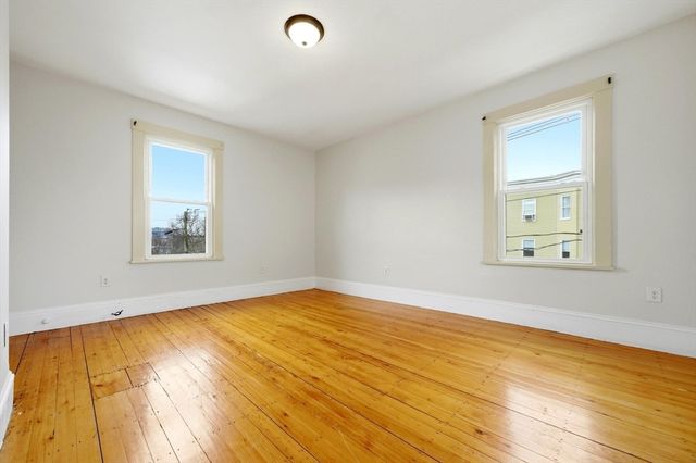 96 Glen St, Somerville, MA 02145