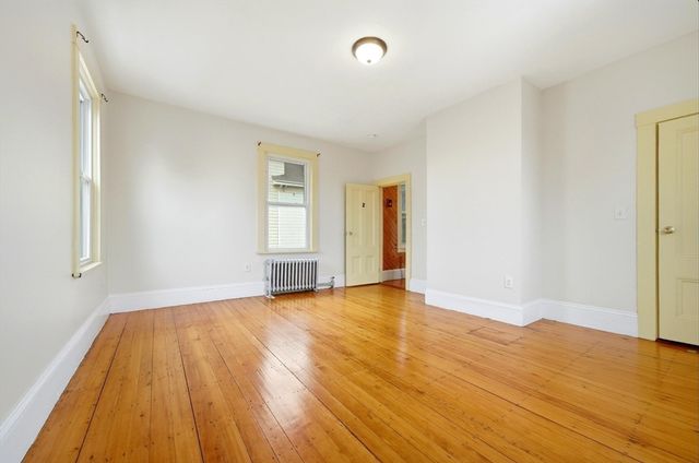 96 Glen St, Somerville, MA 02145