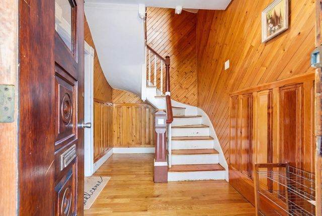 96 Glen St, Somerville, MA 02145