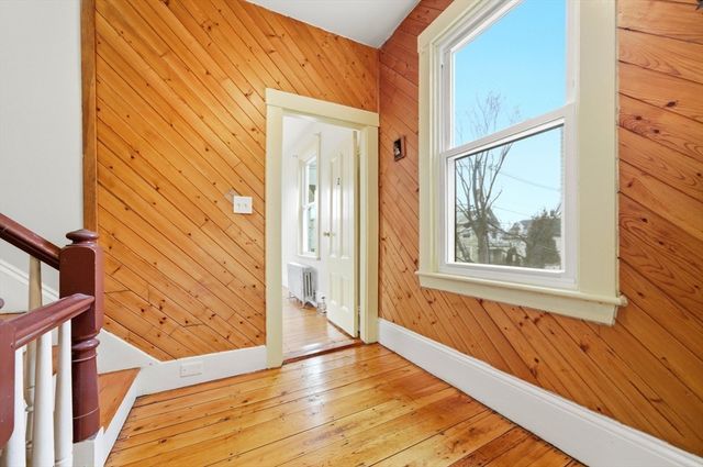 96 Glen St, Somerville, MA 02145