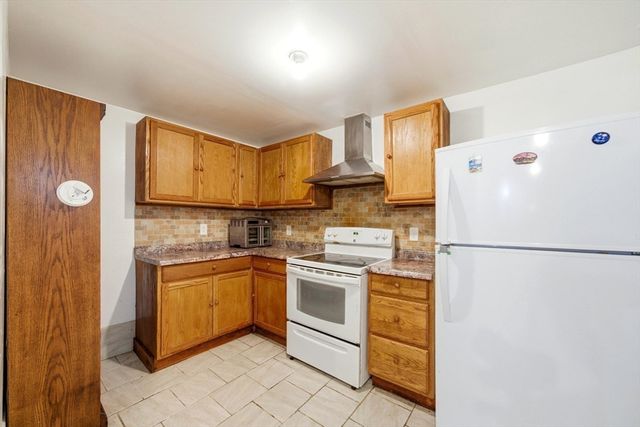 96 Glen St, Somerville, MA 02145