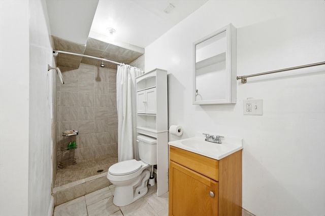 96 Glen St, Somerville, MA 02145