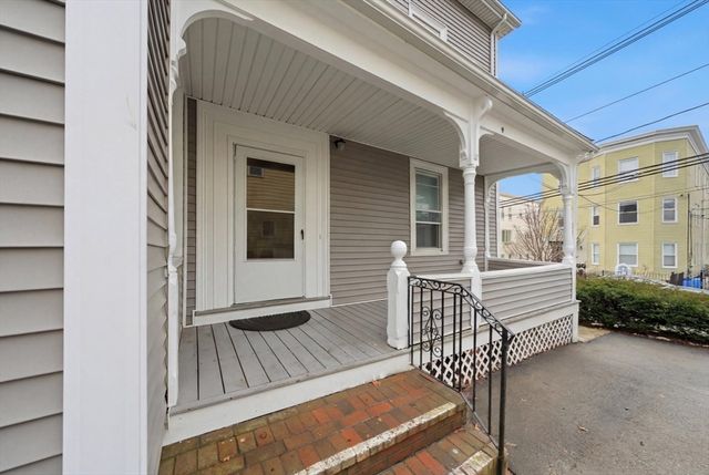 96 Glen St, Somerville, MA 02145