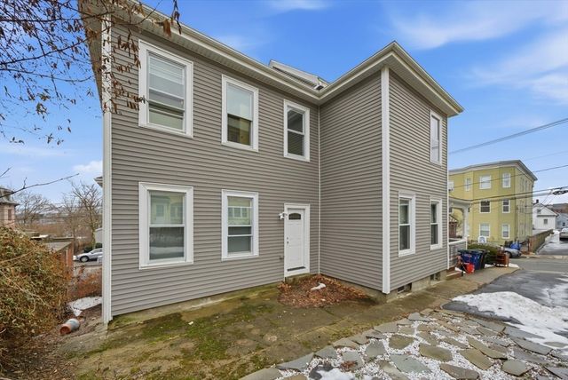 96 Glen St, Somerville, MA 02145