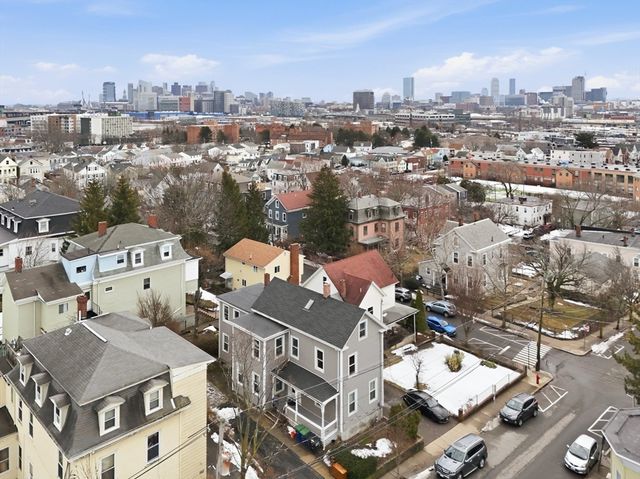 96 Glen St, Somerville, MA 02145