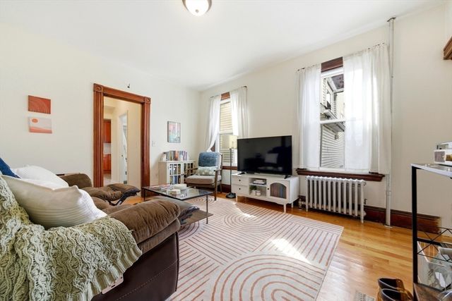 96 Glen St, Somerville, MA 02145